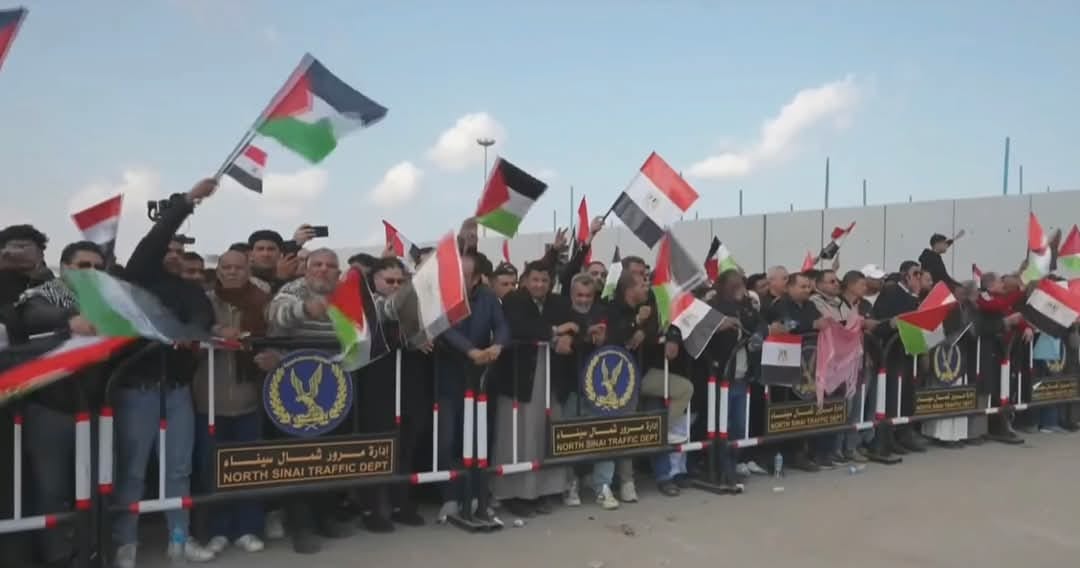 توافد الوفود الشعبية لمعبر رفح