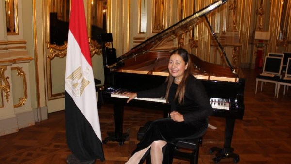 عازفة البيانو مشيرة عيسى