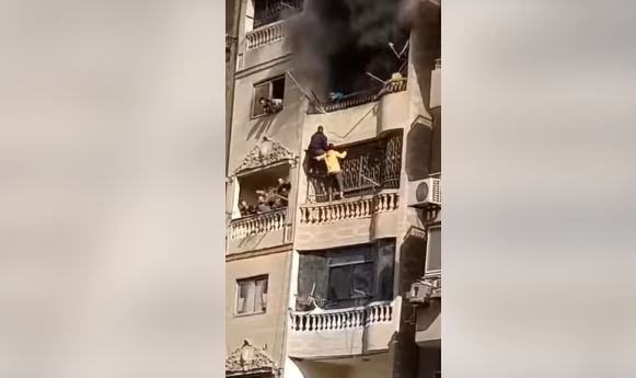 بطولة شابين في حريق شقة فيصل