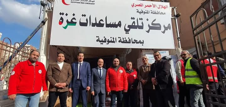 جانب من المشاركه في تعبئة كراتين المساعدات الإنسانية&nbsp;