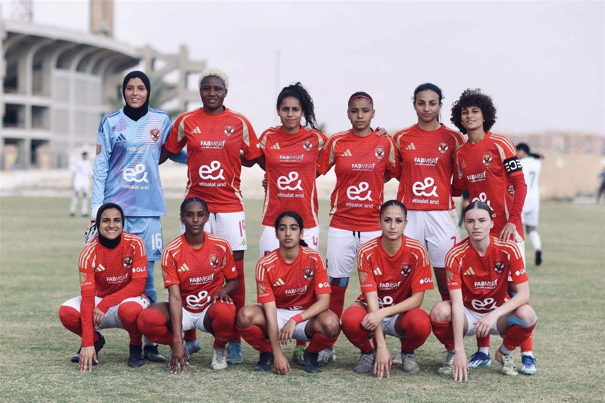 لاعبات الأهلي