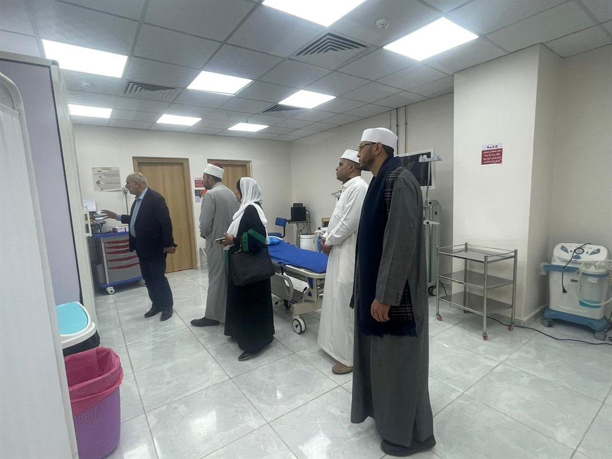 &nbsp;وفد من علماء الأوقاف &nbsp;أثناء زيارة مركز الأورام بالفيوم