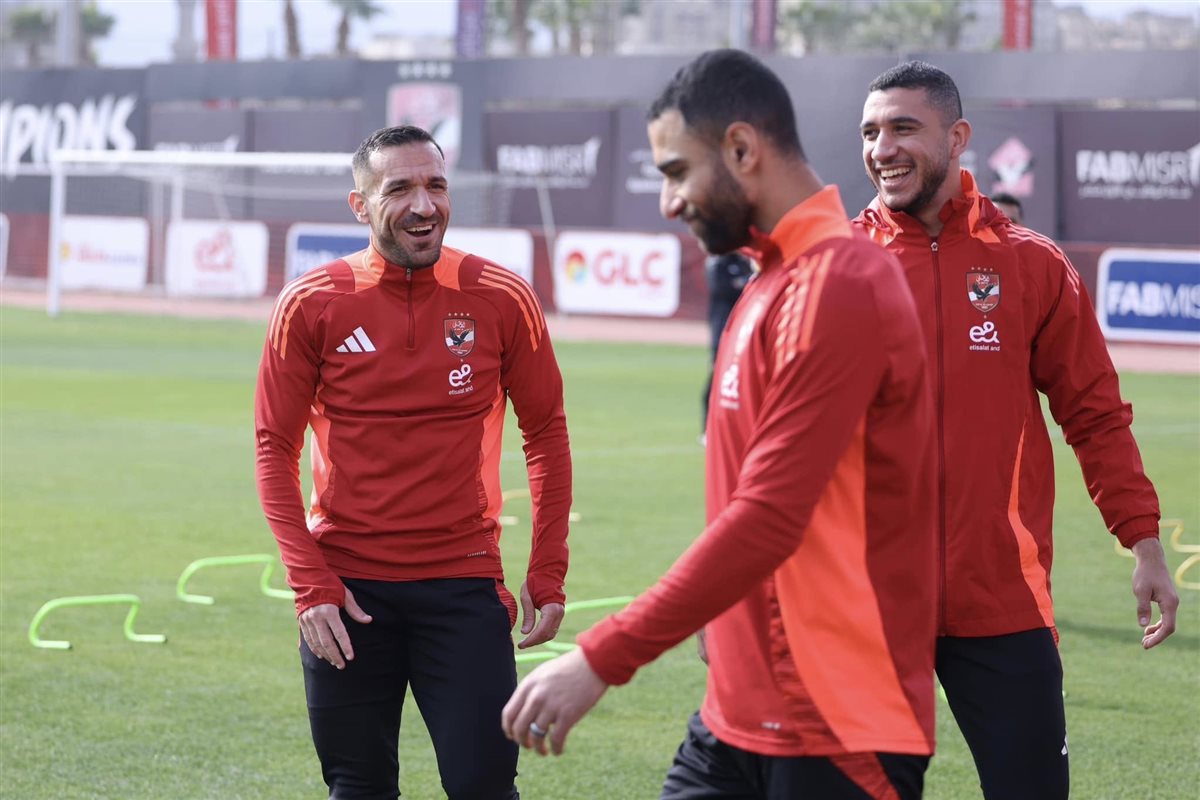 لاعبو الأهلي
