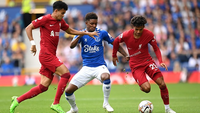 لاعبي ليفربول وإيفرتون