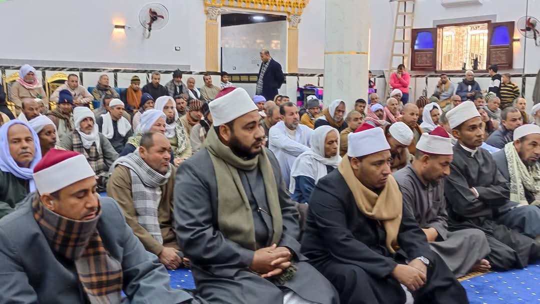 وكيل وزارة &nbsp;أوقاف الفيوم اثناء اللقاء