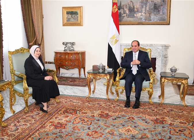 الرئيس السيسي يجتمع مع <strong alt=