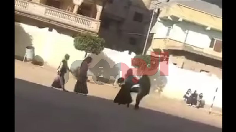 فيديو مدير مدرسة البحيرة والطالبات