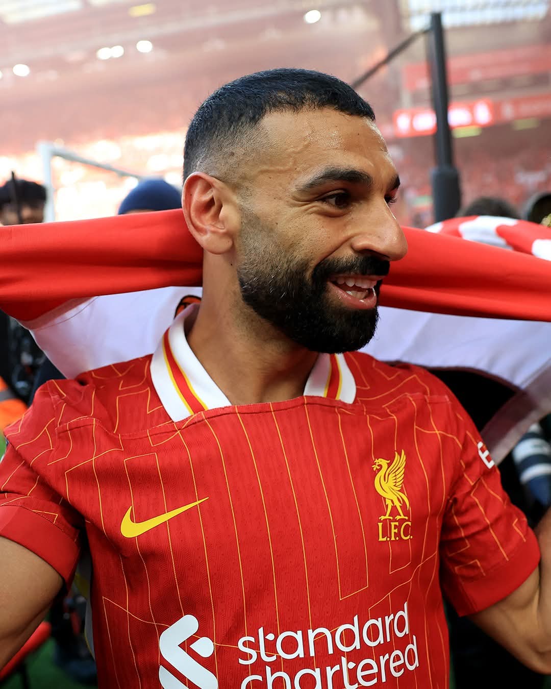 محمد صلاح يحتفل بعلم مصر أثناء التتويج&nbsp;