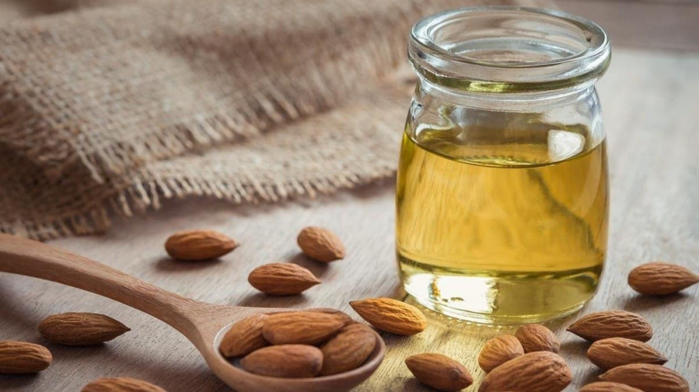زيت اللوز&nbsp;