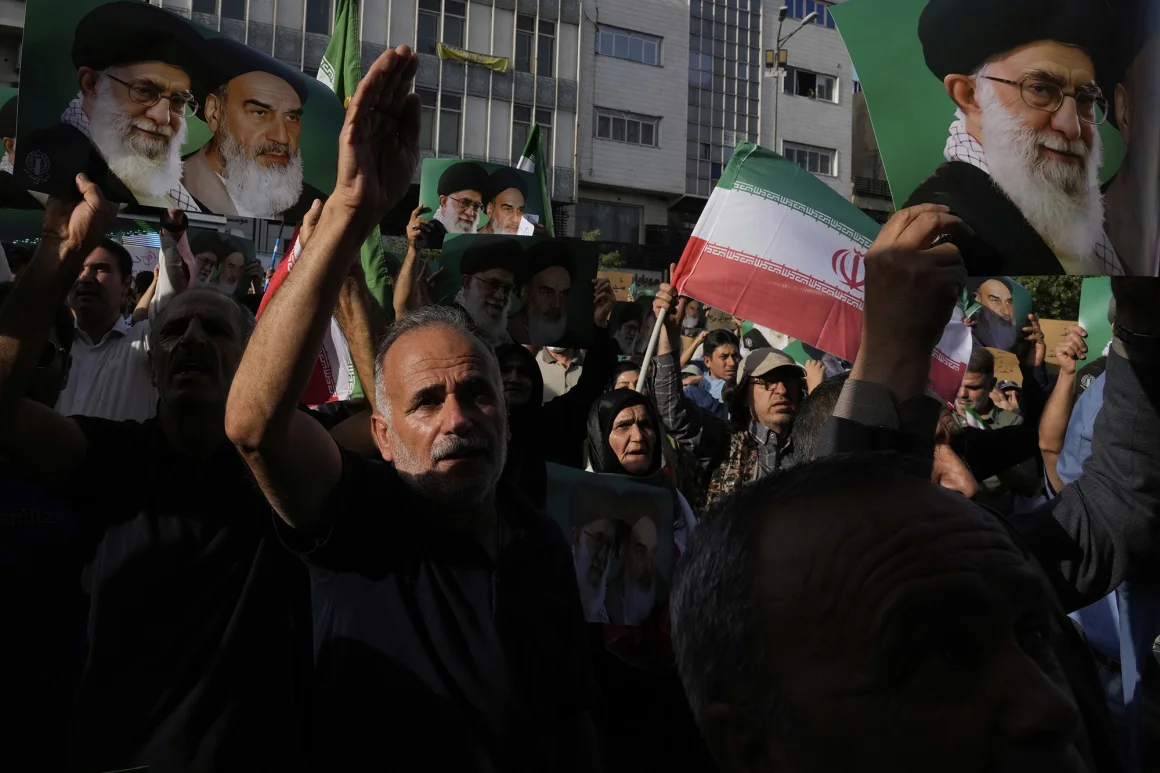 متظاهرون في ايران
