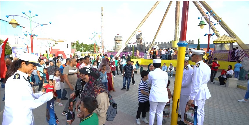 الداخلية تشارك المواطنين الاحتفال بذكرى ثورة 30 يونيو&nbsp;