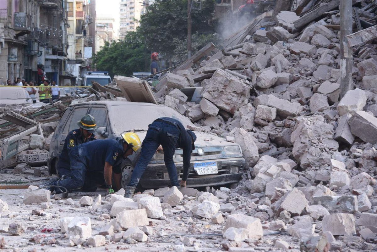 انهيار عقار في الإسكندرية