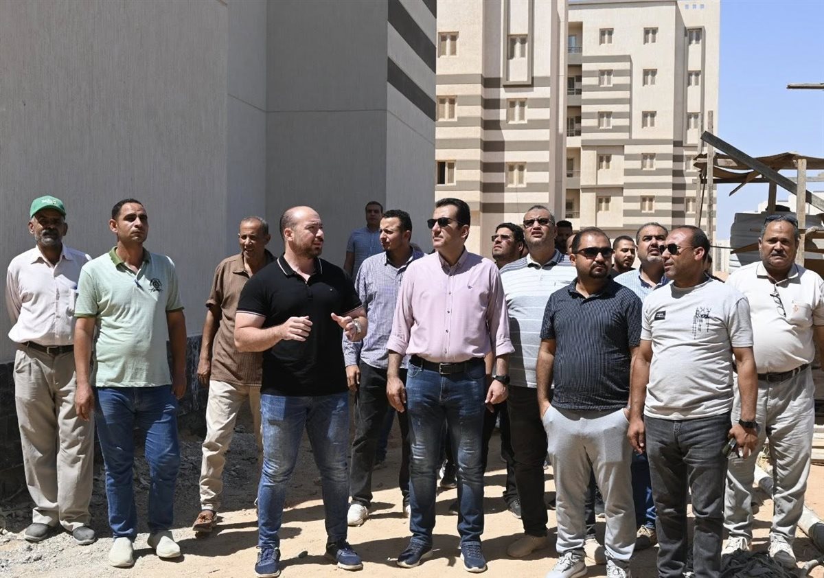 متابعة تنفيذ مشروعات الإسكان