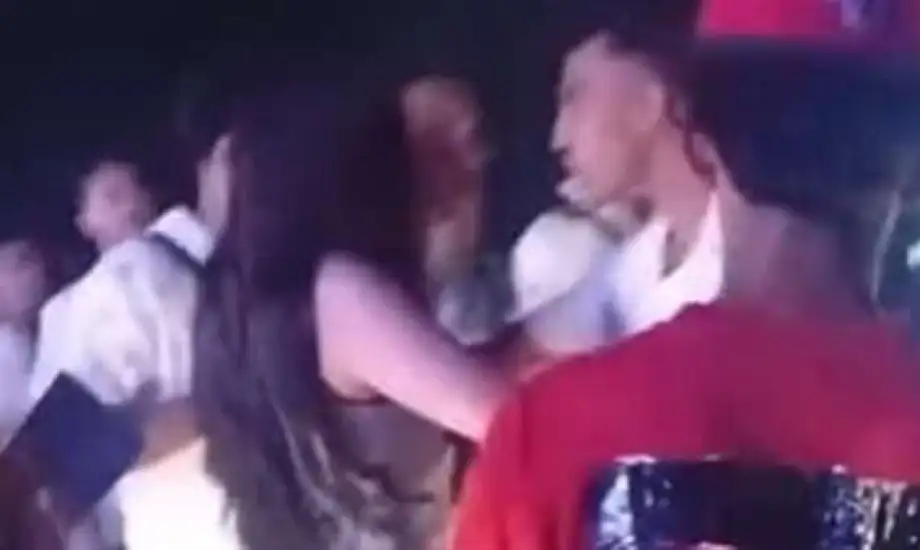 مشاجرة في كافيه عصام صاصا