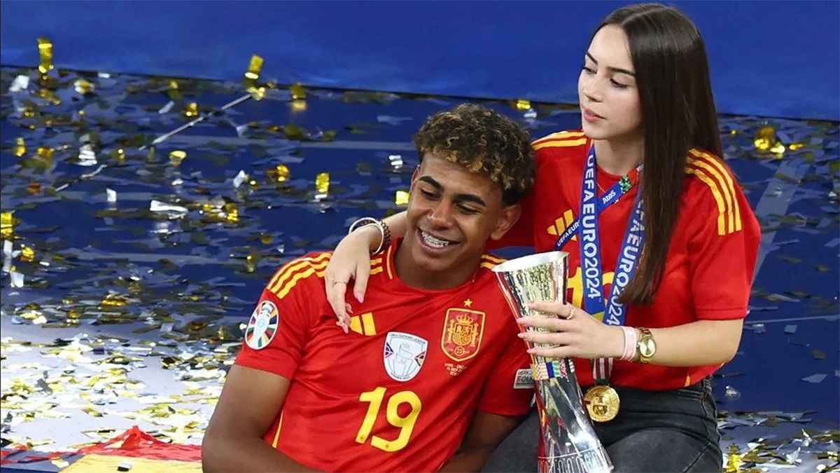 لامين يامال وأليكس باديا 