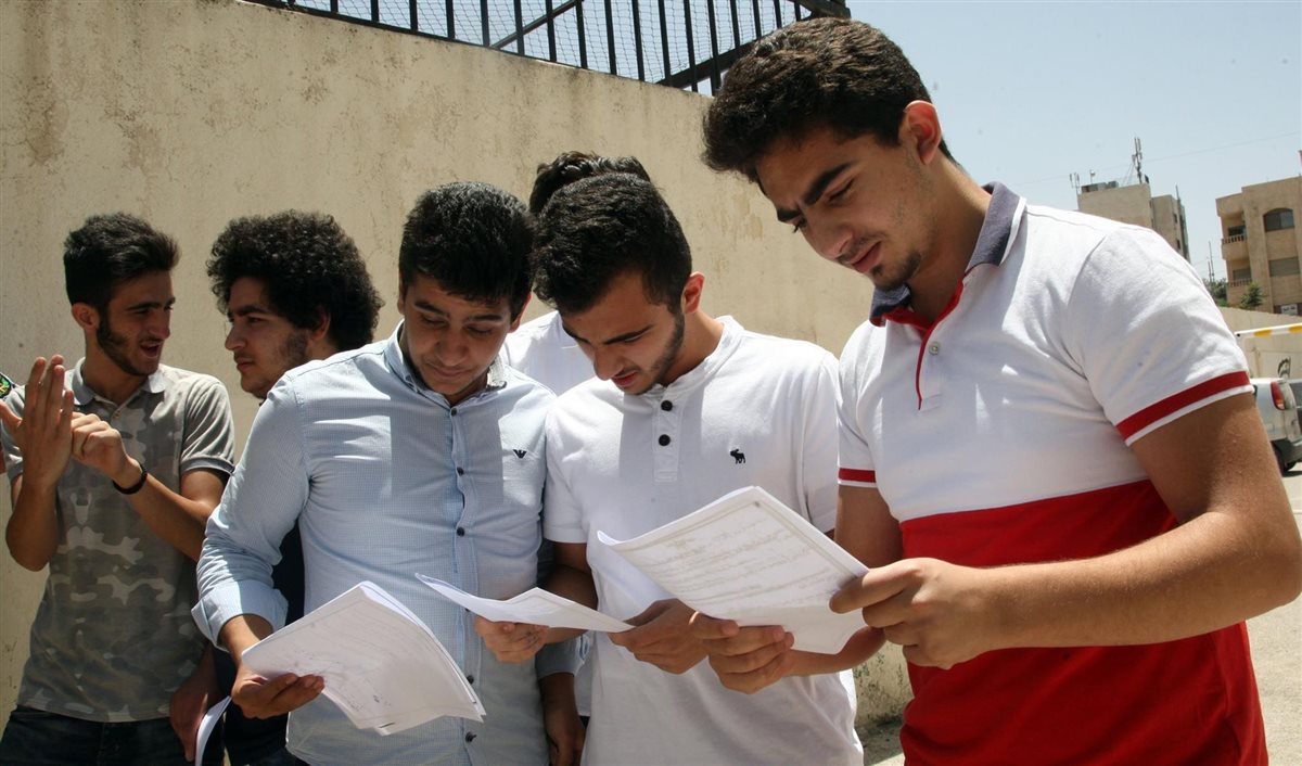 <strong>طلاب الثانوية العامة</strong>