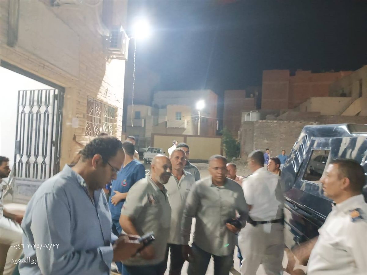 أجهز الامن والصحة أثناء متابعة حالات التسمم