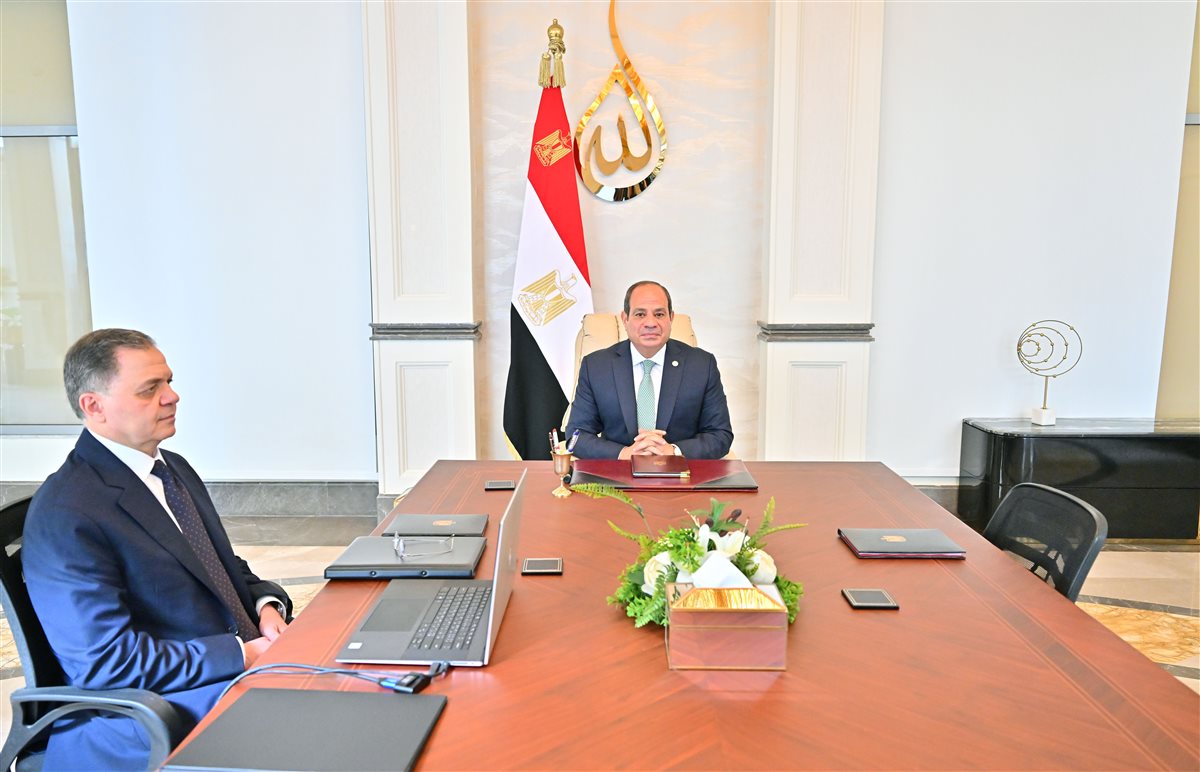 الرئيس السيسى يجتمع مع اللواء محمود توفيق وزير الداخلية