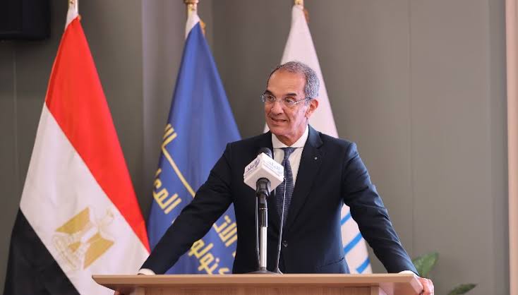وزير الاتصالات&nbsp;