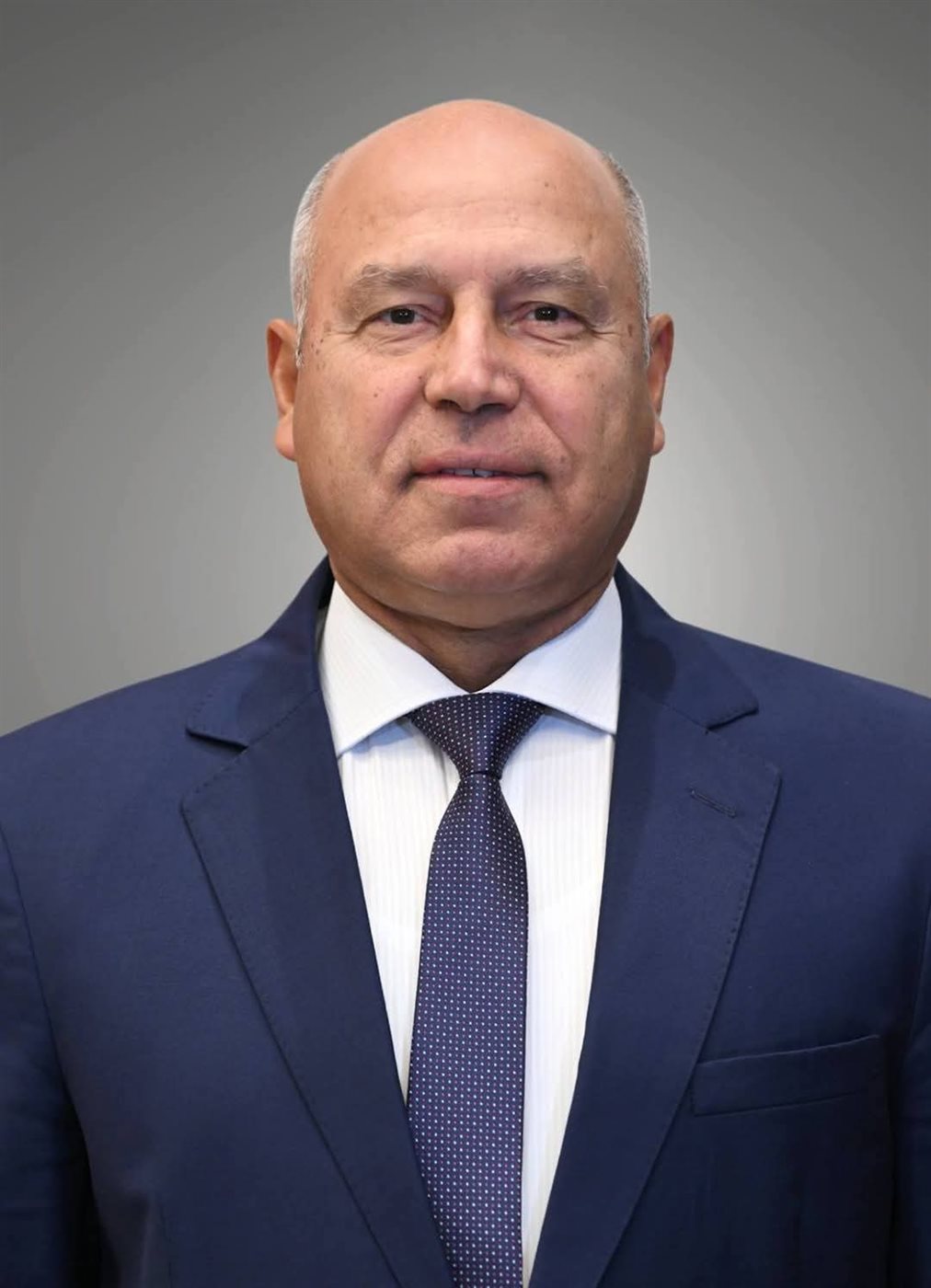 <strong>الفريق مهندس كامل الوزير</strong>