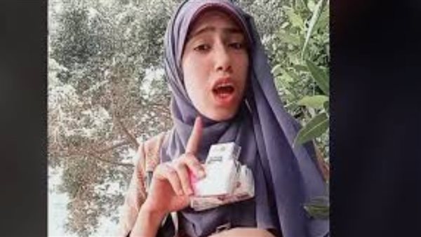 البلوجر علياء قمرون&nbsp;