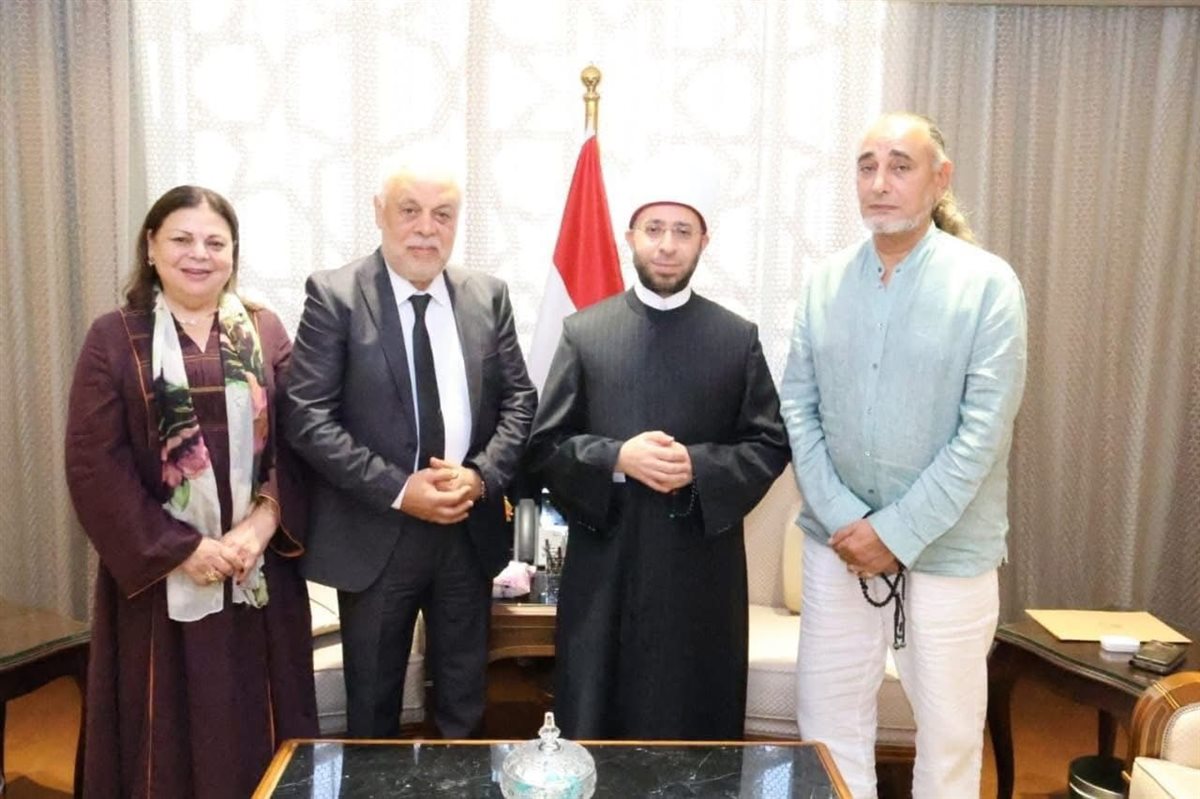 <strong>وزير الأوقاف ونقيب الممثلين وماجدة زكي</strong>