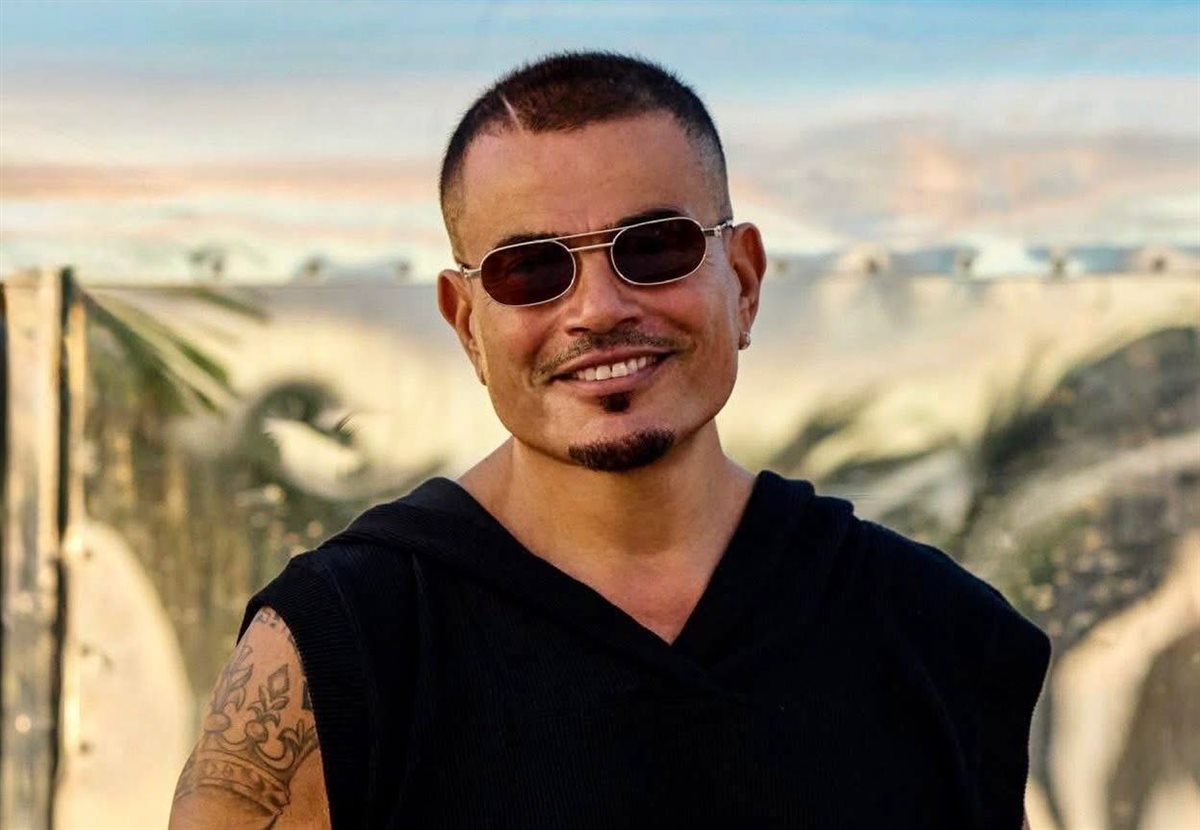 <strong>عمرو دياب</strong>