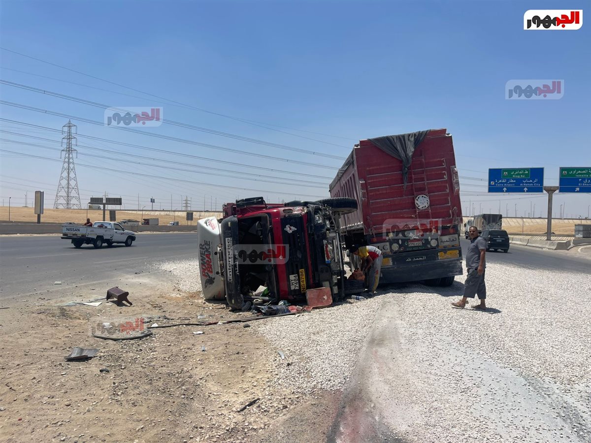 تصادم مروع بطريق القاهرة - السويس بين نقل بمقطورة وملاكي| صور<br>&nbsp;
