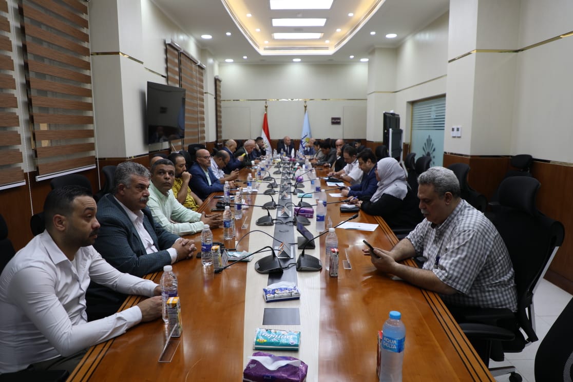 <strong>توافد المواطنين للادلاء بأصواتهم&nbsp;</strong>