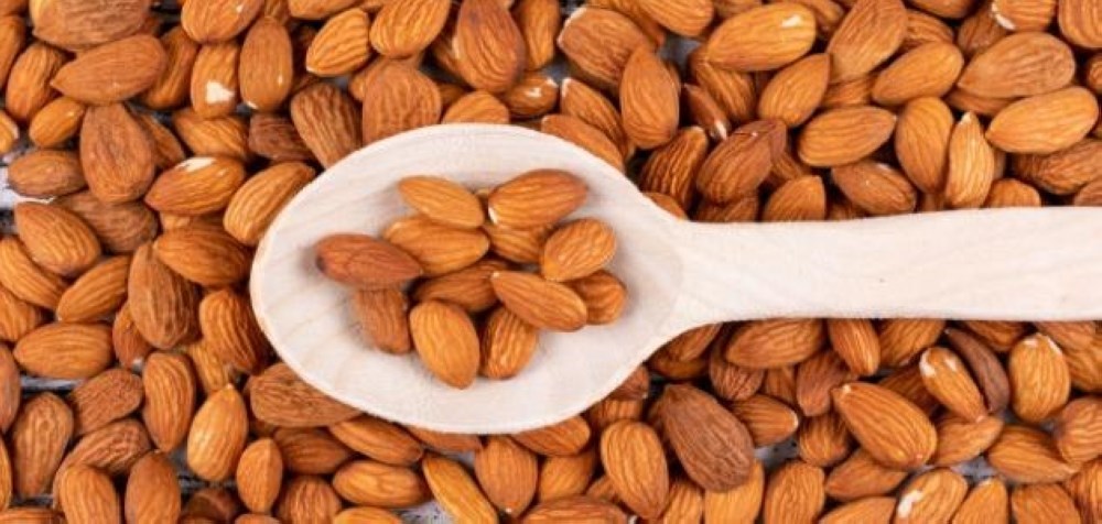 فوائد تناول اللوز