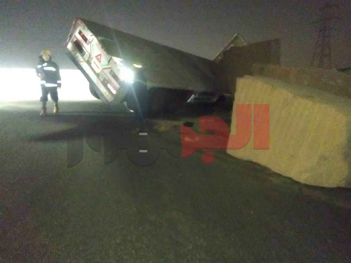 محمله رخام .. انقلاب مقطورة بالدائري الاوسطي اتجاه حلوان
