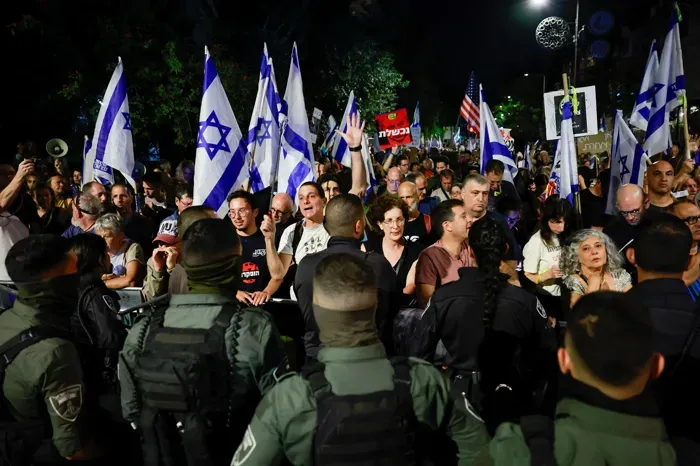 <strong>مظاهرات في إسرائيل تطالب بإنهاء الحرب</strong>