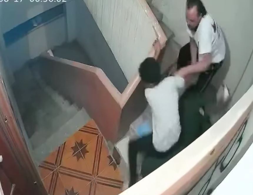 الأمن يفحص فيديو لشخص يعتدي على سيدة ونجلها بطريقة وحشية في الشرقية