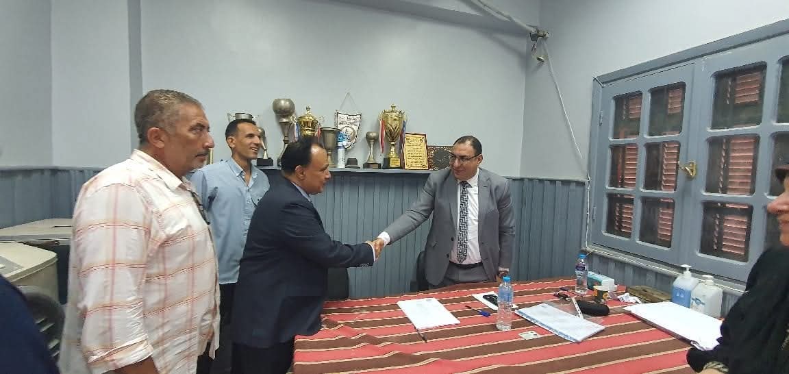 وكيل وزارة الشباب والرياضة بالفيوم اثناء الزيارة
