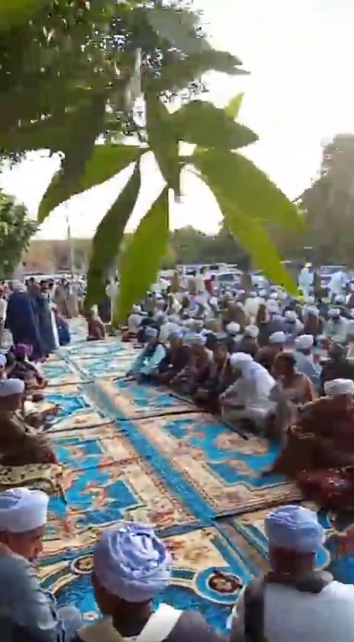 شاهد ليلة الصلح بنجع العرب.. قبيلة الرشايدة تُسدل الستارعلى نزاع أبناءعمومة بـبلي&nbsp;