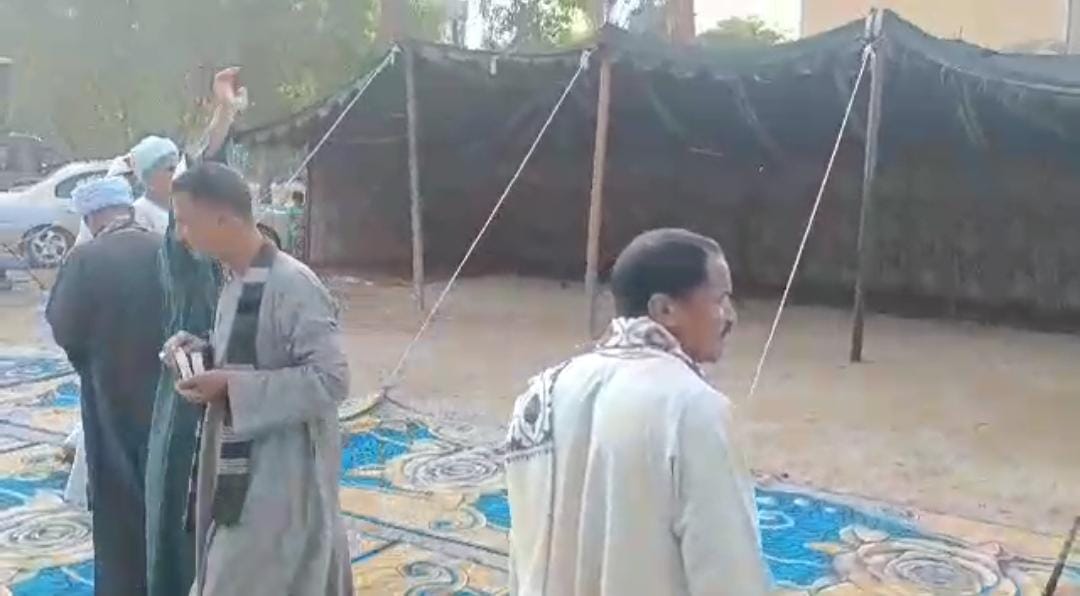 شاهد ليلة الصلح بنجع العرب.. قبيلة الرشايدة تُسدل الستارعلى نزاع أبناءعمومة بـبلي&nbsp;
