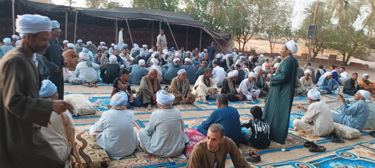 شاهد ليلة الصلح بنجع العرب.. قبيلة الرشايدة تُسدل الستارعلى نزاع أبناءعمومة بـبلي&nbsp;