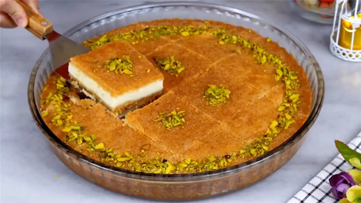 صينية بسبوسة بالقشطة&nbsp;