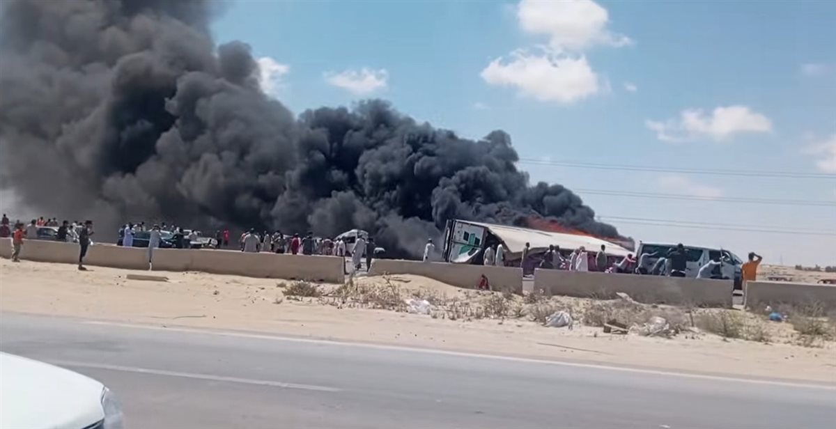 تفحم 4 سيارات وإصابة 20 شخص.. حادث مروع على طريق الإسكندرية–مطروح صور &nbsp;