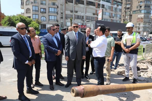 محافظ الجيزة يتابع أعمال توصيل كابلات الجهدالعالي لدعم محطة مياه جزيرة الدهب &nbsp;