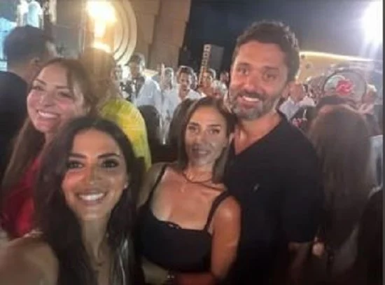 <strong>كريم محمود عبد العزيز وزوجته</strong>
