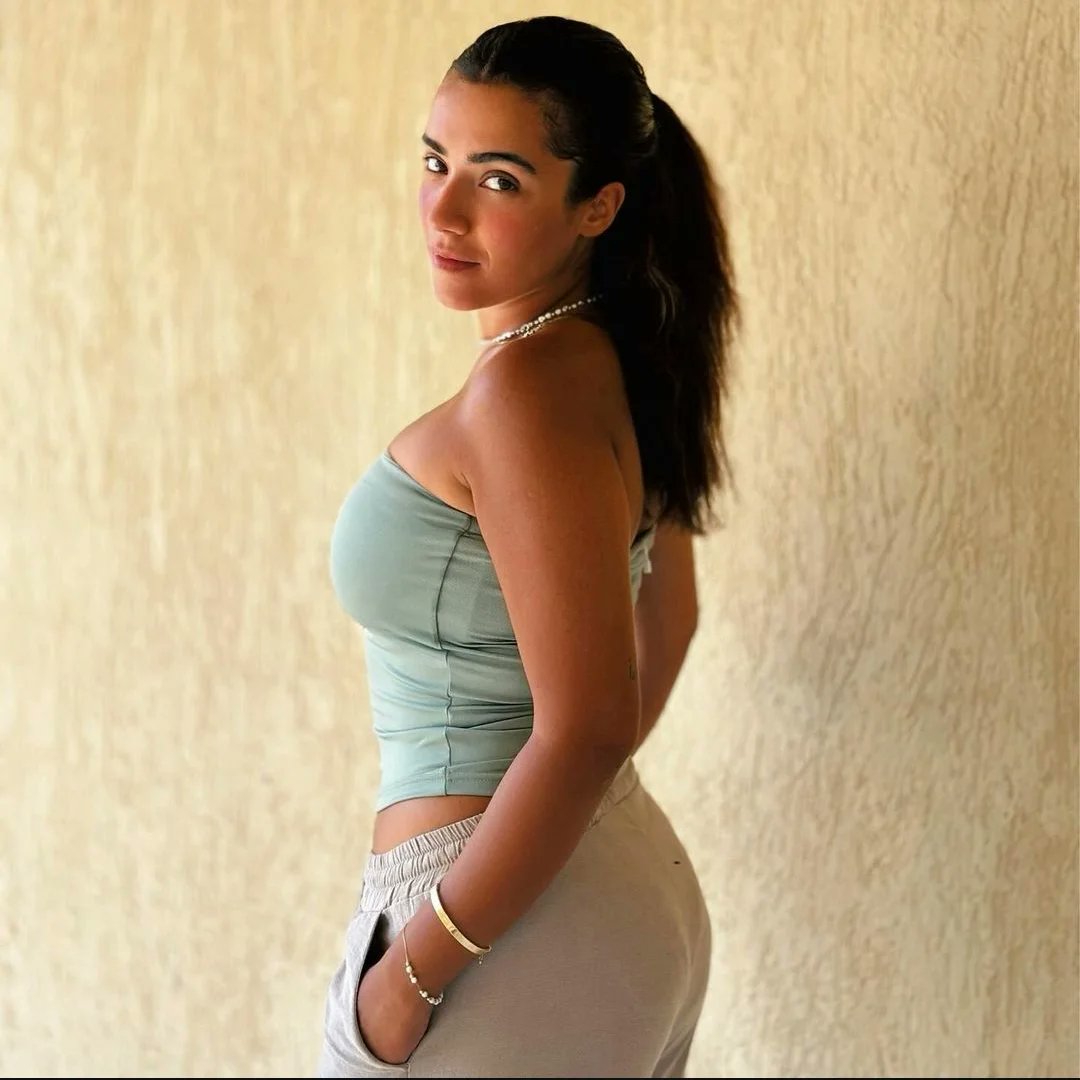 <strong>الفنانة آية سليم</strong>