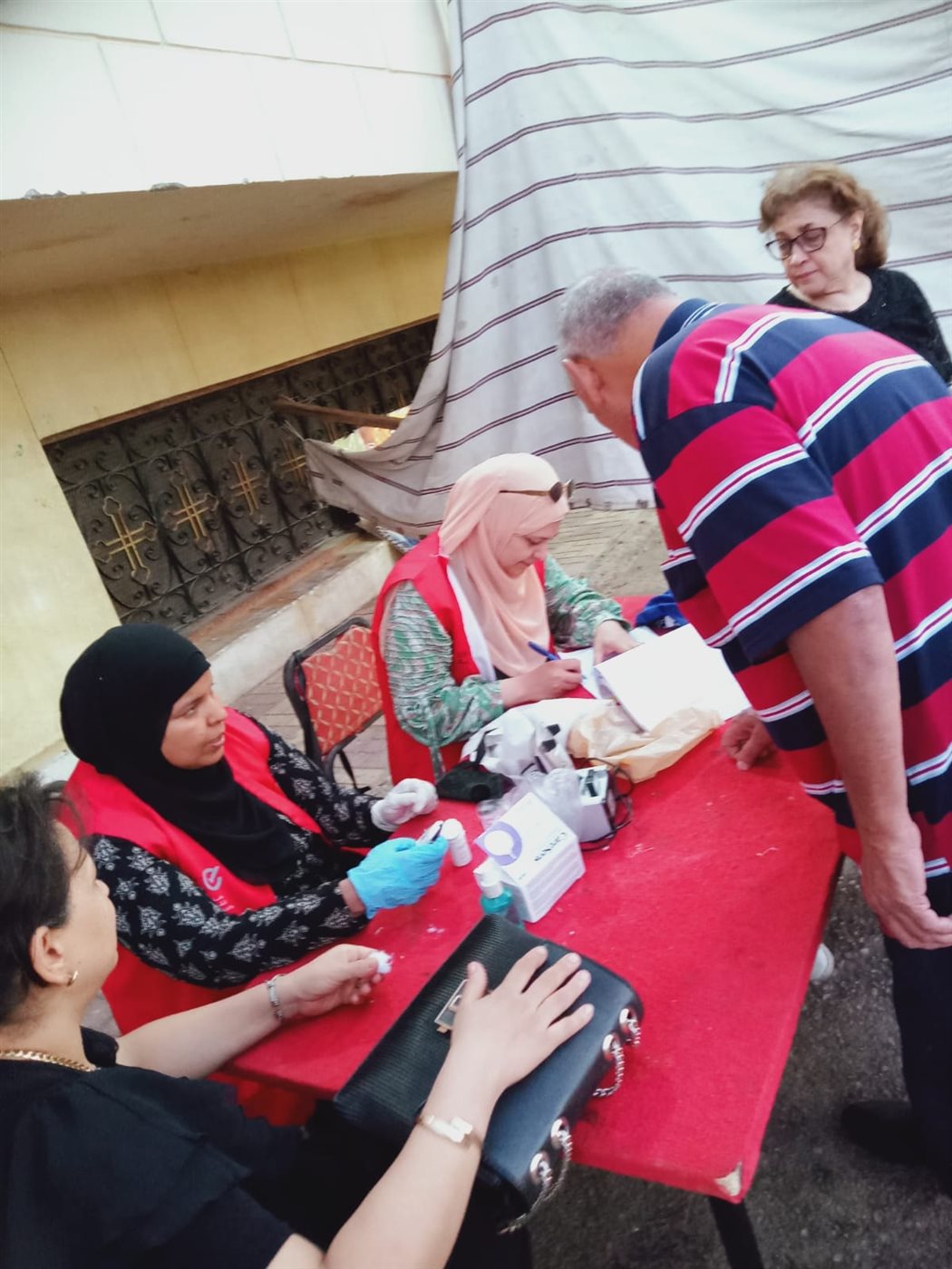 <strong>&nbsp;تحسين الخدمات الصحية المقدمة للمواطنين</strong>