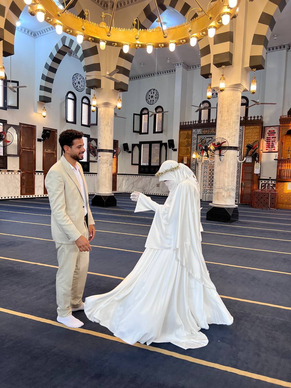 العروسين