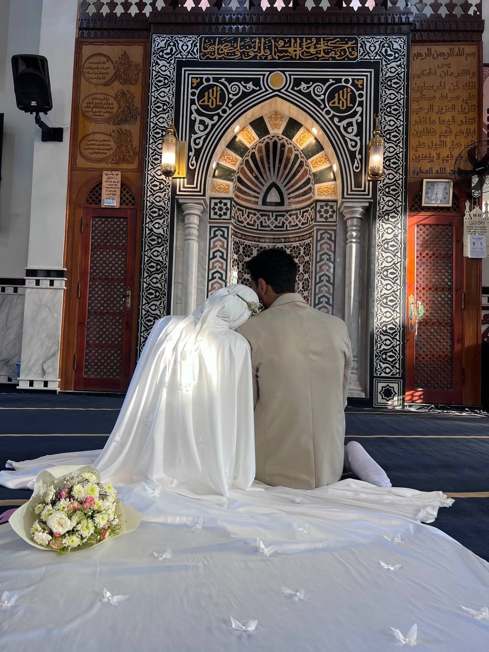 العروسين