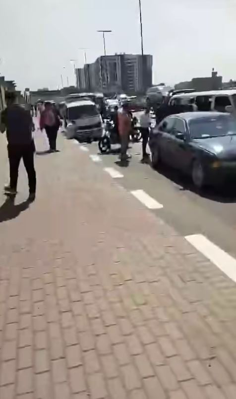 <strong>تصادم 3 سيارات بطريق جوزيف تيتو بالقاهرة&nbsp;</strong>