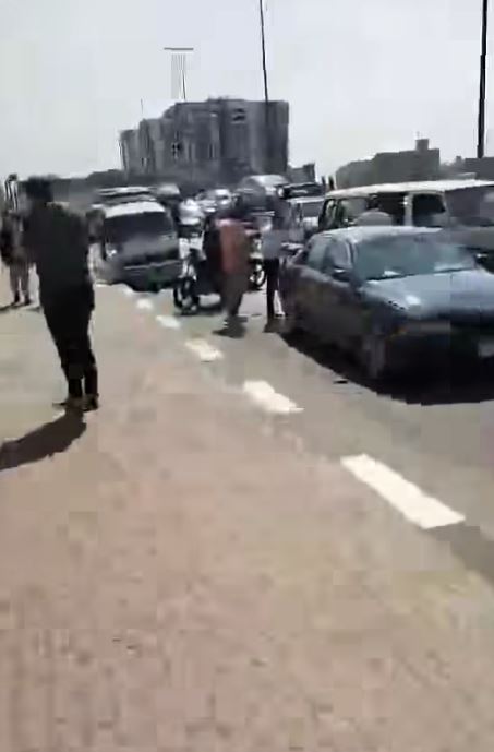 <strong>تصادم 3 سيارات بطريق جوزيف تيتو بالقاهرة&nbsp;</strong>
