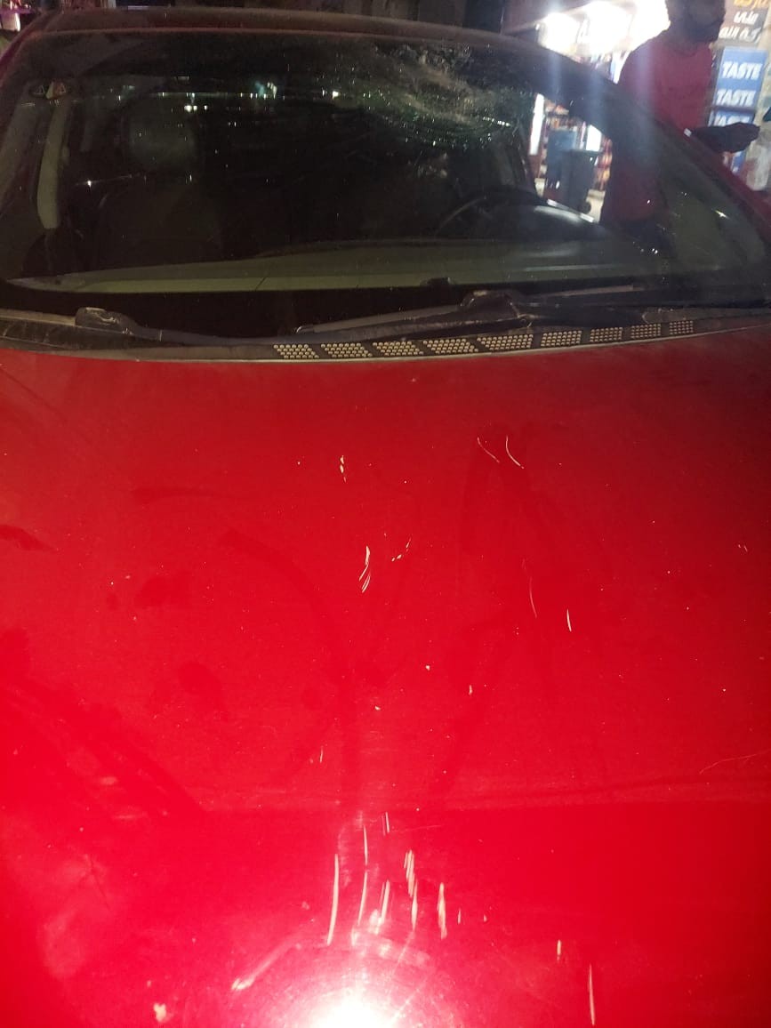 بلطجية التكاتك يثيرون الذعر في طنطا.. الاعتداء على مواطن وتكسير هاتفه وسيارته