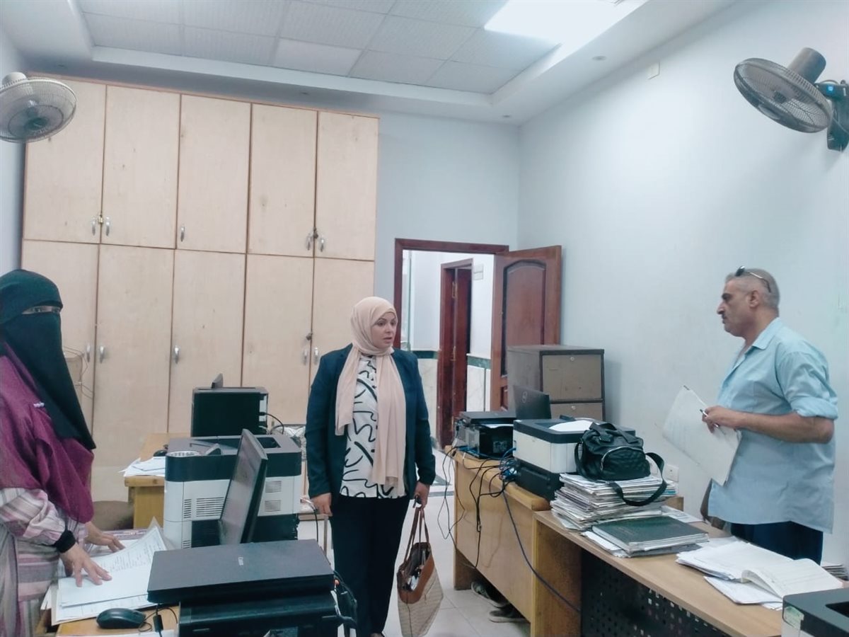 رئيسة مدينة ابشواى تتفقد مركز المعلومات