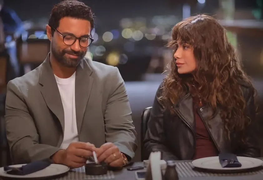 <strong>مسلسل “220 يوم”</strong>